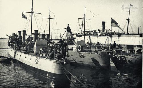 Málaga: (Torpederos ingleses y el Heliopolis), Marzo 1907