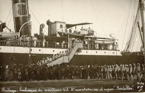 Malaga: Embarque de Artilleria y Admon Militar en el vapor "Puerto Rico". 1909