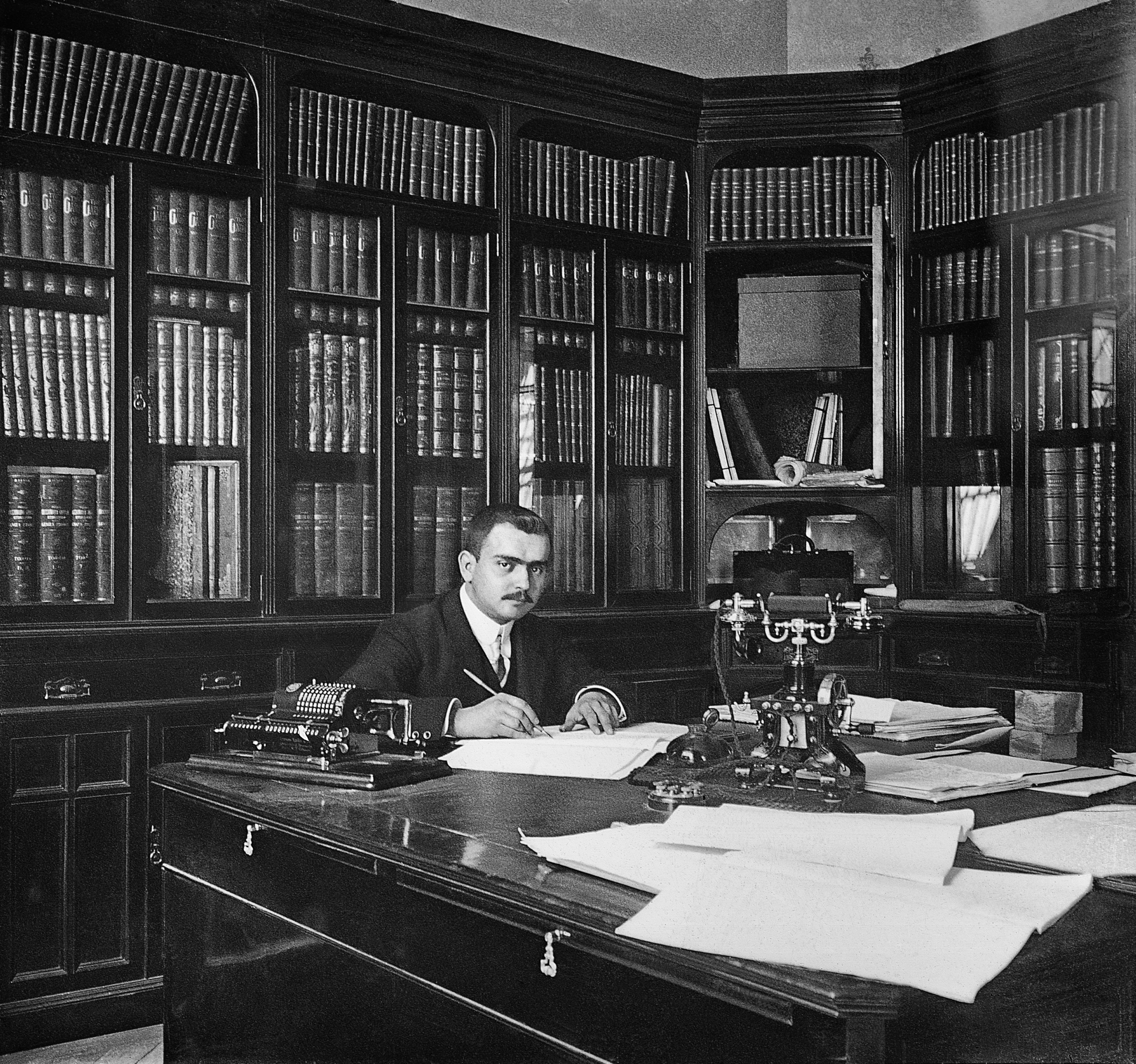 Malaga. 1908 (Despacho en la Industria Malaguena, positivo en vidrio)