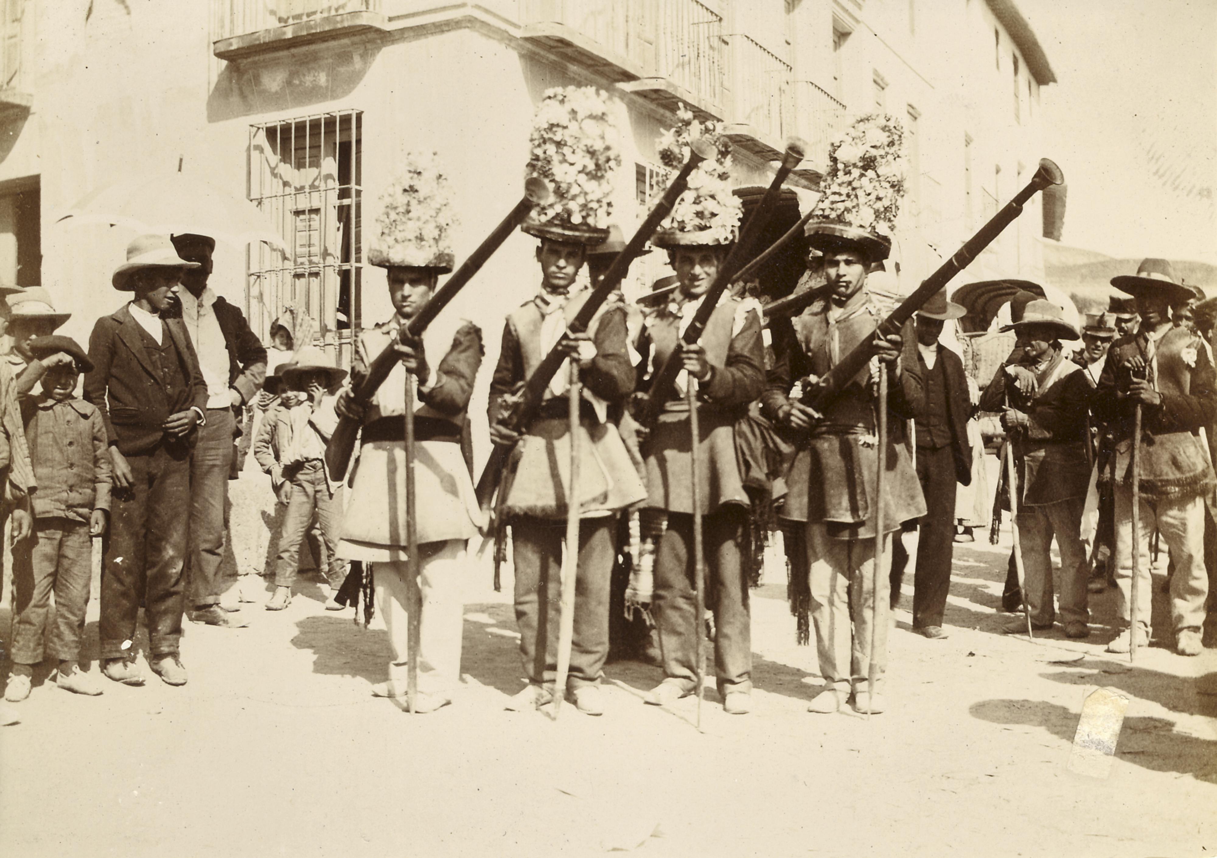 Beznar (Granada): Los mosqueteros. 1903