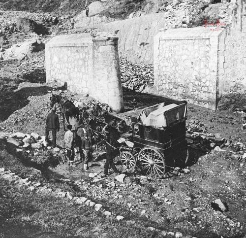 Lanjaron: Barranco del Salado. Ruinas del puente. 1906