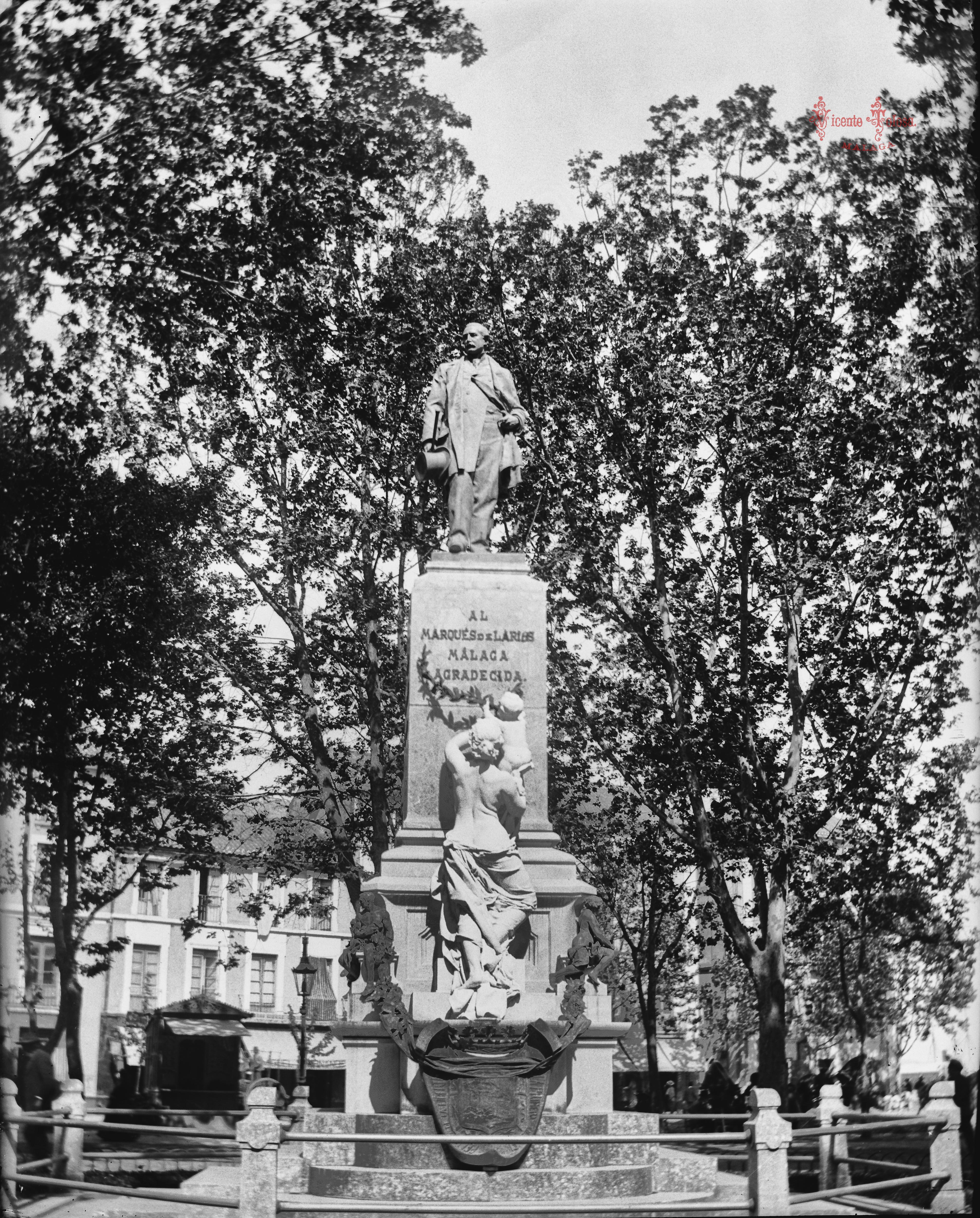 Malaga: Estatua del Marques de Larios. 1904