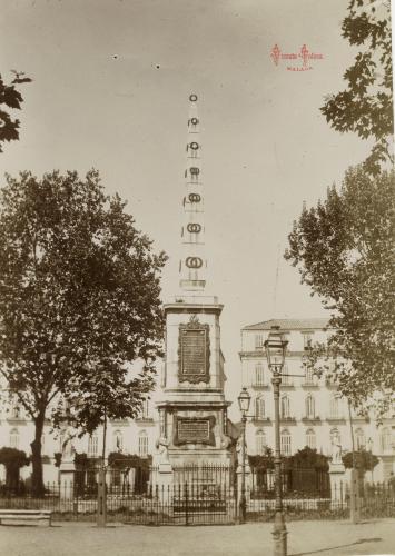 Malaga: Monumento a Torrijos en la plaza de Riego. 1903