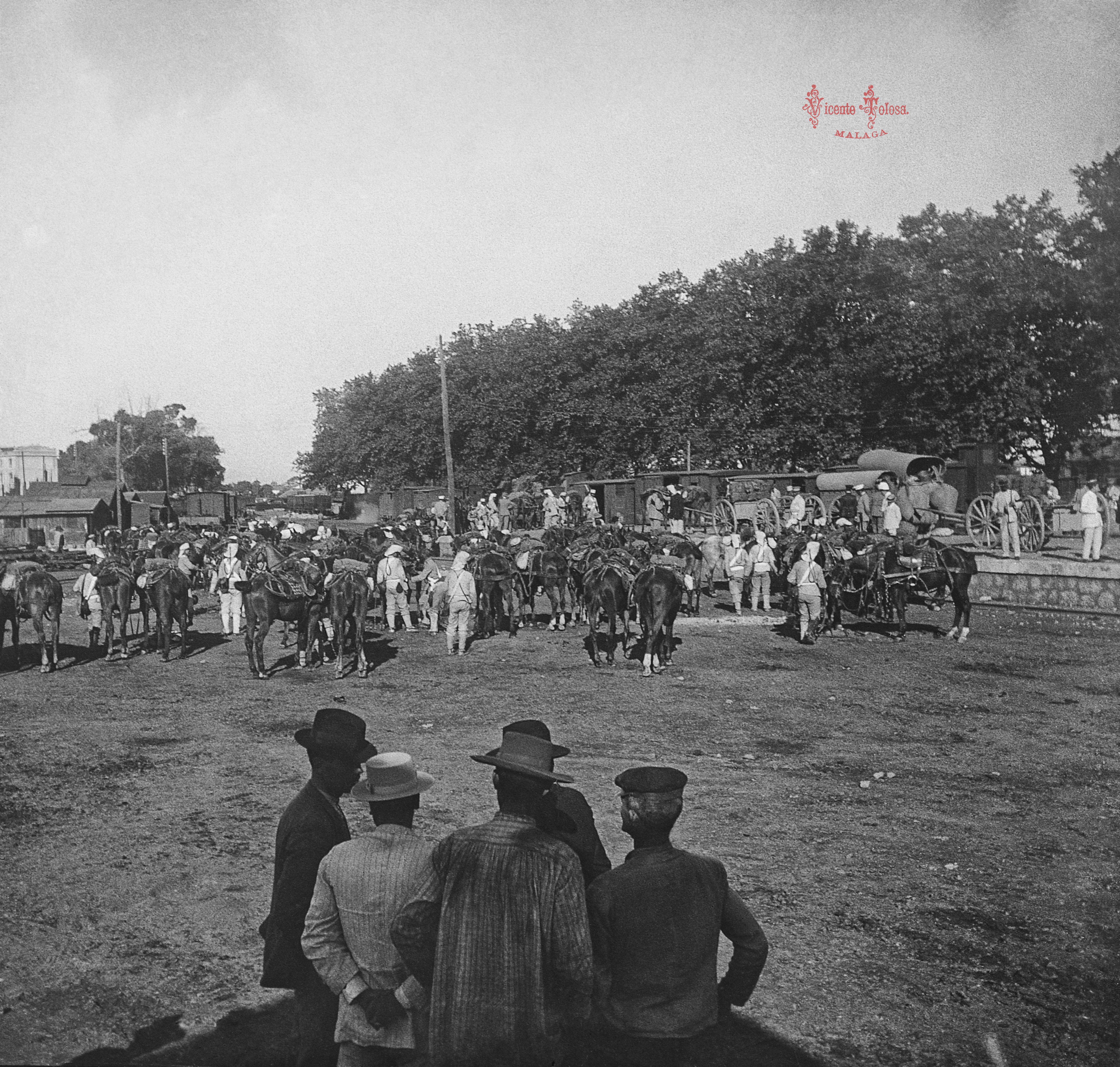 Malaga: 2 Regimiento de artillería montada en la estación del f.c. 1909