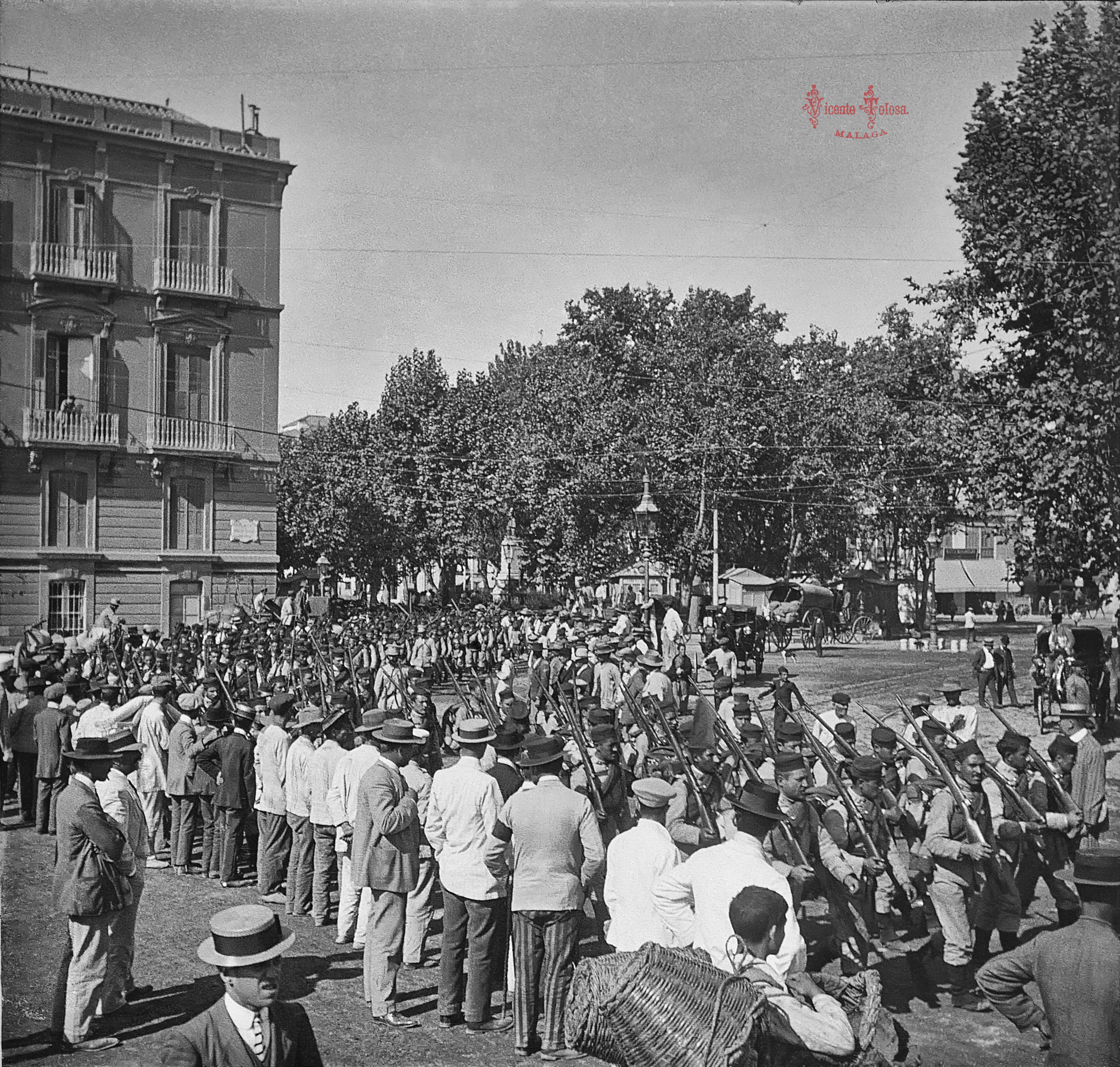 Malaga: Regimiento de S. Fernando. 1910. (positivo en vidrio)