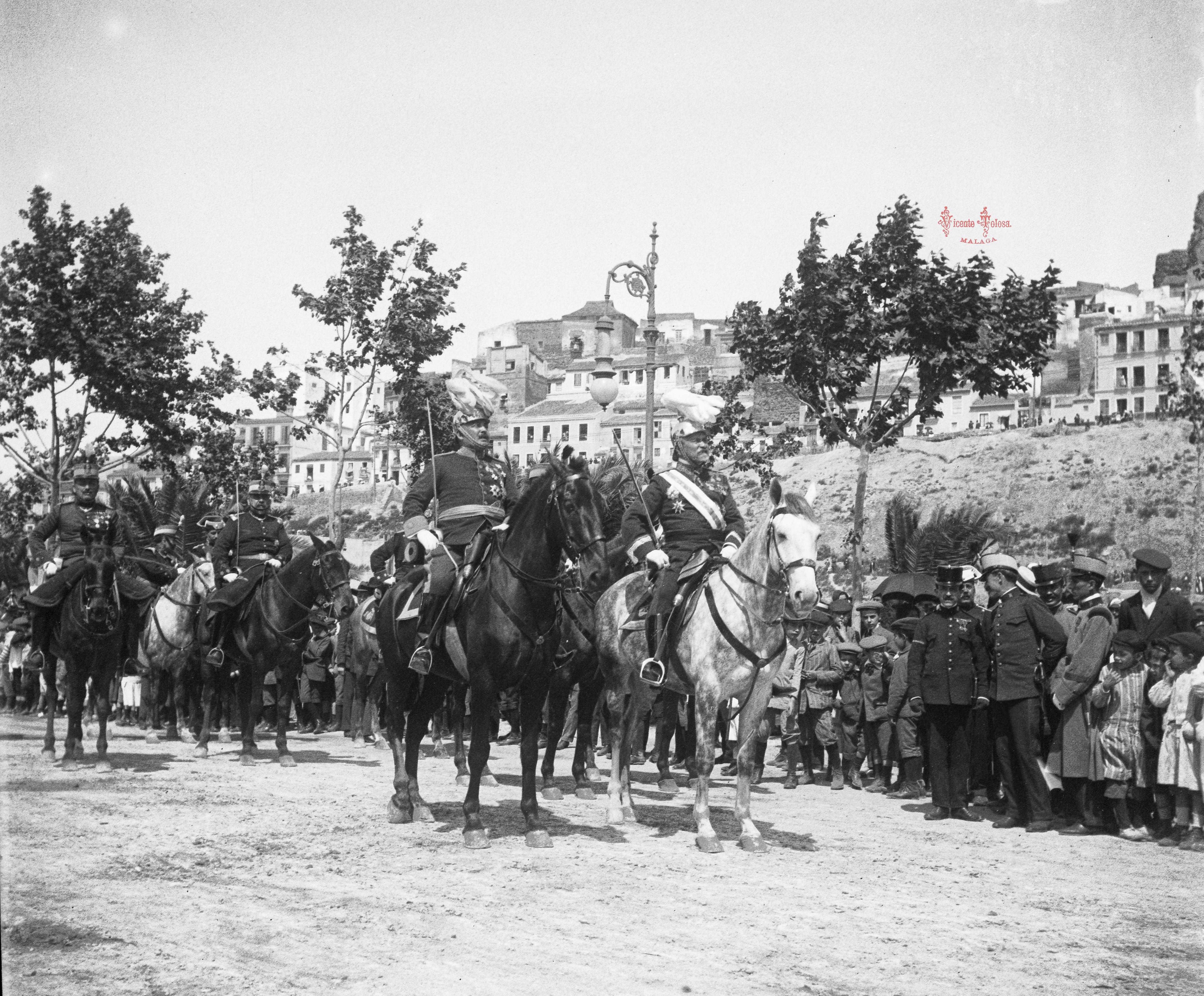 Málaga: El General y su Estado Mayor en la jura de Bandera. 27-4-1913