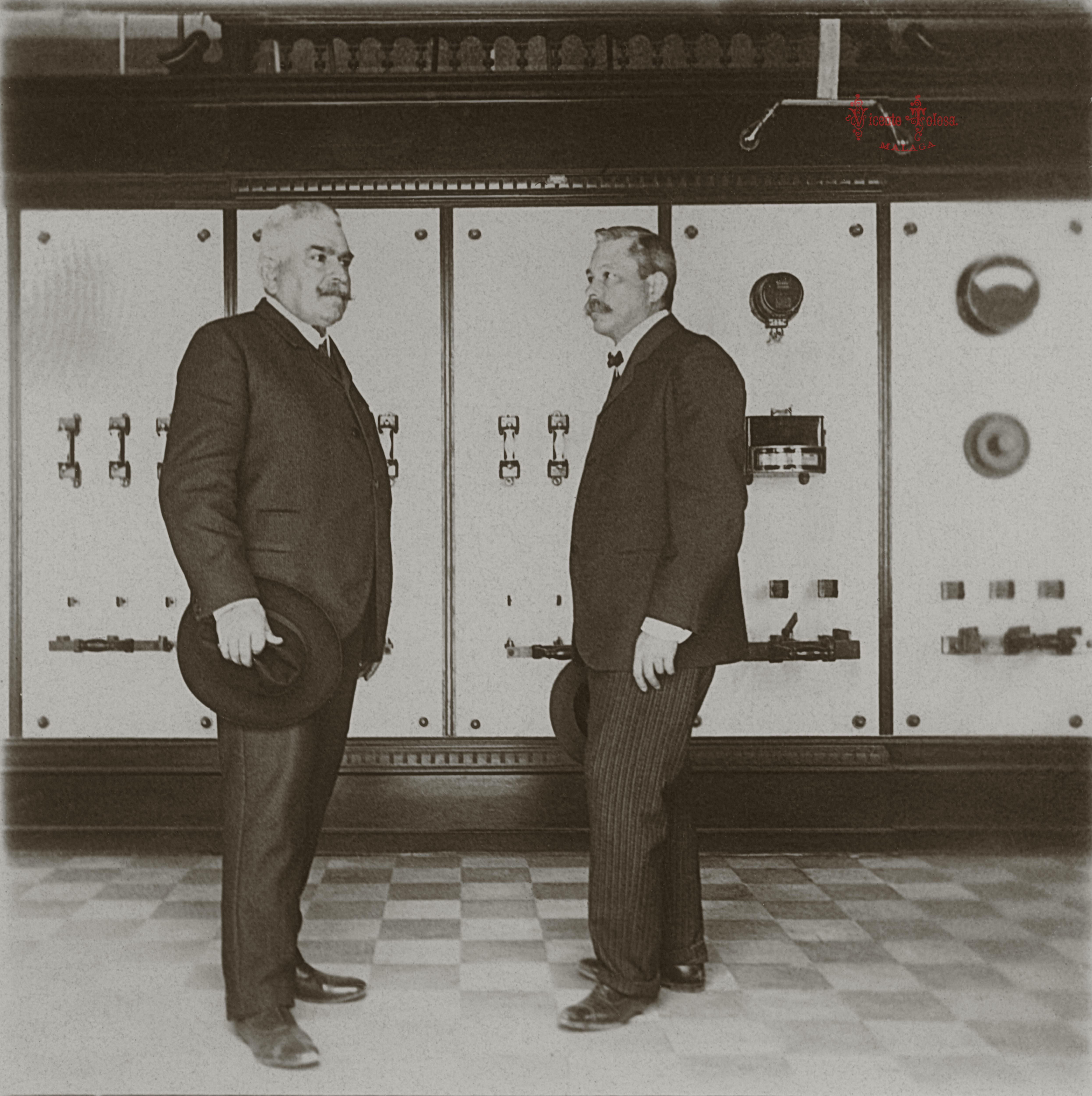 Malaga: Industria Malaguena, 1907 (Vicente Tolosa es el de la derecha). (copia en papel)