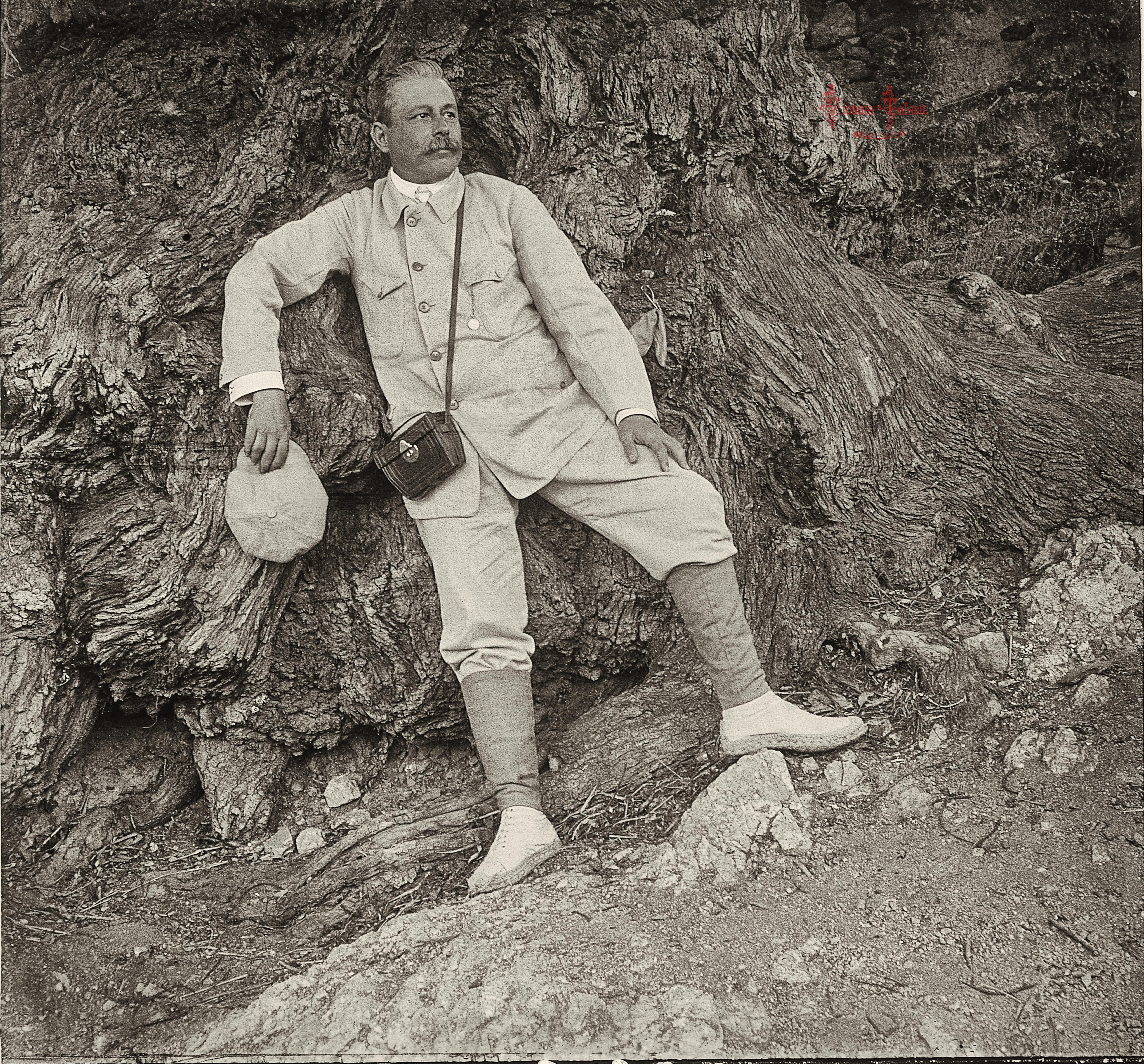 Lanjaron: En la raiz del castano. 1909 (V.T.)