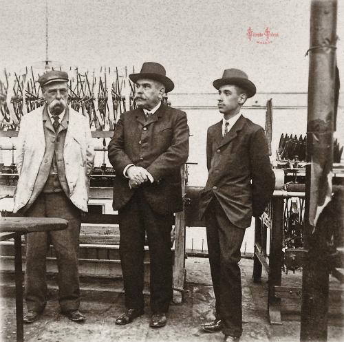 Malaga: Industria Malaguena.  (Abuelo Antonio es el de la derecha)
